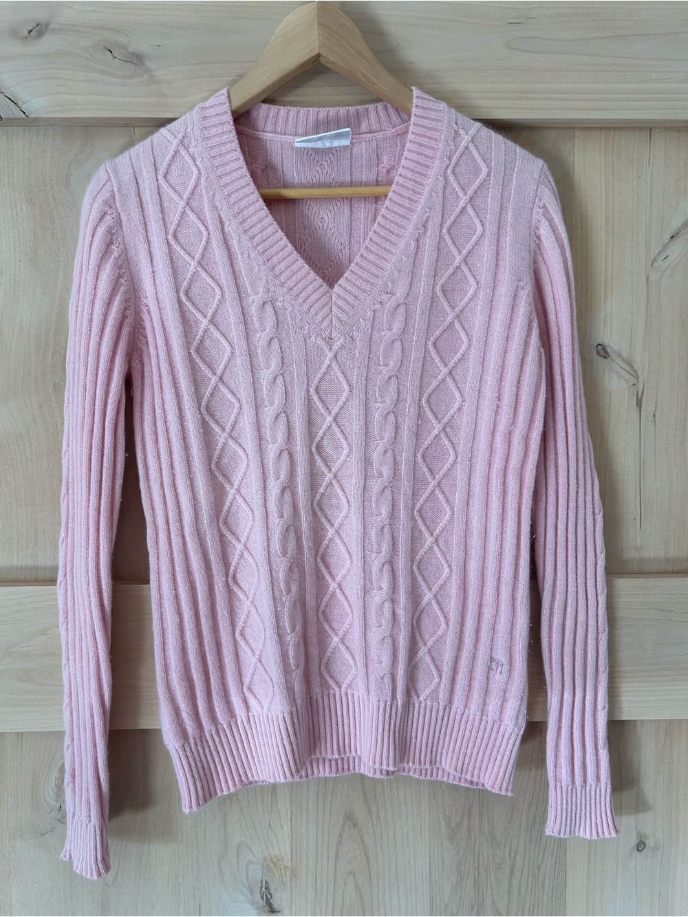 Masters Women’s Pink Cable-Knit 100% cashmere V-Neck golf Sweater, EUC 12